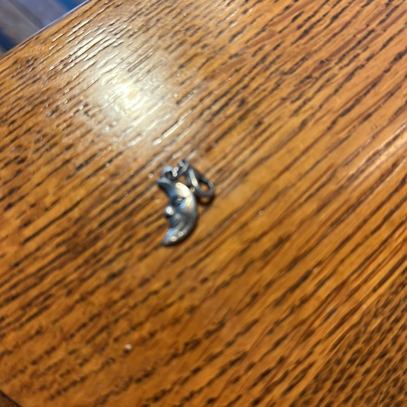 Moon charm - Picture 2 of 4